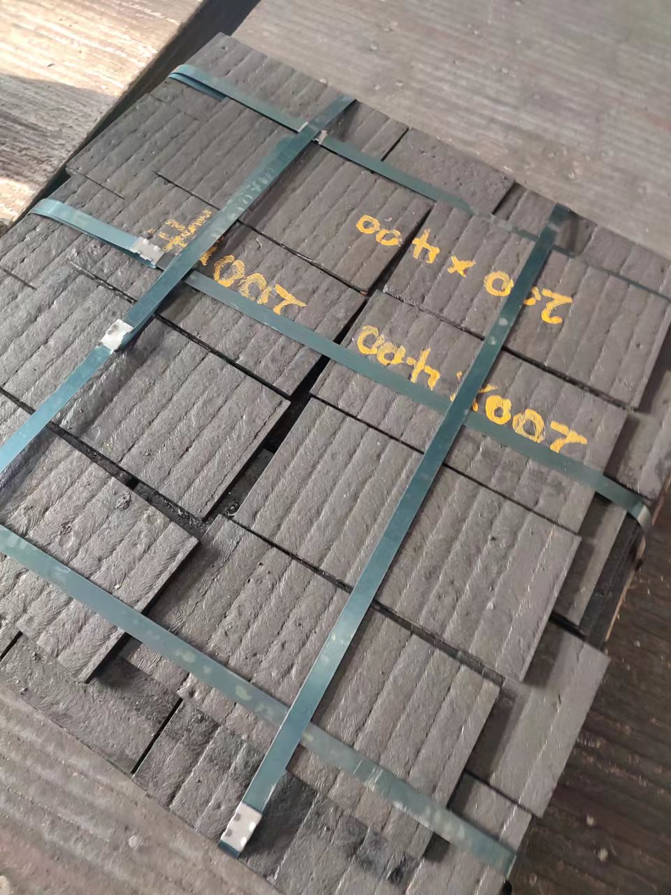 山西堆焊耐磨板耐磨钢板